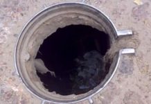 ম্যানহোলের ঢাকনা চুরীর গল্প