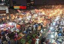 করোনা ভীতি নেই ঢাকা কারওয়ান বাজারে