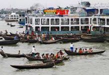 অর্ধশতাধিক যাত্রী নিয়ে বুড়িগঙ্গায় লঞ্চডুবি। ৩১ জনের লাশ উদ্ধার করা হয়েছে( ভিডিও)