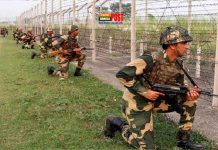 বাংলাদেশী দুইটা নৌকা আটকে রাখল ভারতীয় সীমান্তরক্ষী বিএসএফ