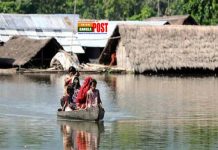 টানা বর্ষণ ও জোয়ারের পানিতে ভাসছে হাতিয়ার ২০ গ্রাম