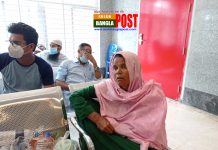 ছলছল চোখে জল, নিঃশব্দ কান্না মা বুলবুলির। নারায়নগঞ্জে মসজিদে বিস্ফোরনে মৃতের সংখ্যা দাড়াল ২৩ (ভিডিও)