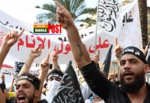 নবীর ব্যাংগচিত্র ও ইমানুয়েল ম্যাক্রোনের বক্তব্য: মুসলিম বিশ্বে প্রতিবাদের ঝড়