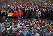 লন্ডনে পুলিশের বিরুদ্ধে বিক্ষোভঃ সারাহ ইভারার্ডের স্মরণে ফুল দিয়ে শ্রদ্ধা নিবেদন