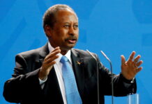 সুদানে সামরিক শাসনের বিরুদ্ধে ব্যাপক বিক্ষোভ ও আন্তর্জাতিক চাপঃ প্রধানমন্ত্রীর নিজ গৃহে প্রত্যাবর্তন