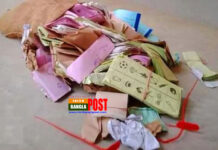 ভোটের ৩ দিন পর কেন্দ্র থেকে বস্তাভর্তি ব্যালট পেপার উদ্ধার