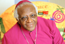 শান্তিতে নোবেল জয়ী দক্ষিণ আফ্রিকার আর্চবিশপ ডেসমন্ড টুটু মারা গেছেন