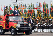 জাঁকজমকপূর্ণভাবে অনুষ্ঠিত হলো মহান বিজয় দিবসের কুচকাওয়াজ