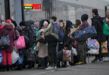 আটকে অন্তত এক লক্ষ, ‘পরাধীন’ মারিয়ুপোল থেকে বাসিন্দাদের সরাতে মরিয়া ইউক্রেন