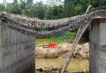রাজবাড়ীর পাংশায় ভেঙে পড়ল নির্মাণাধীন ব্রিজ