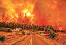 ইতিহাসের ভয়াবহ দাবানলে পুড়ছে কানাডা