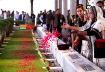 জাতীয় শোক দিবসে প্রধানমন্ত্রীর শ্রদ্ধা নিবেদন