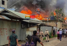মণিপুর ফের উত্তপ্ত: থানায় হামলা, বাড়িতে আগুন